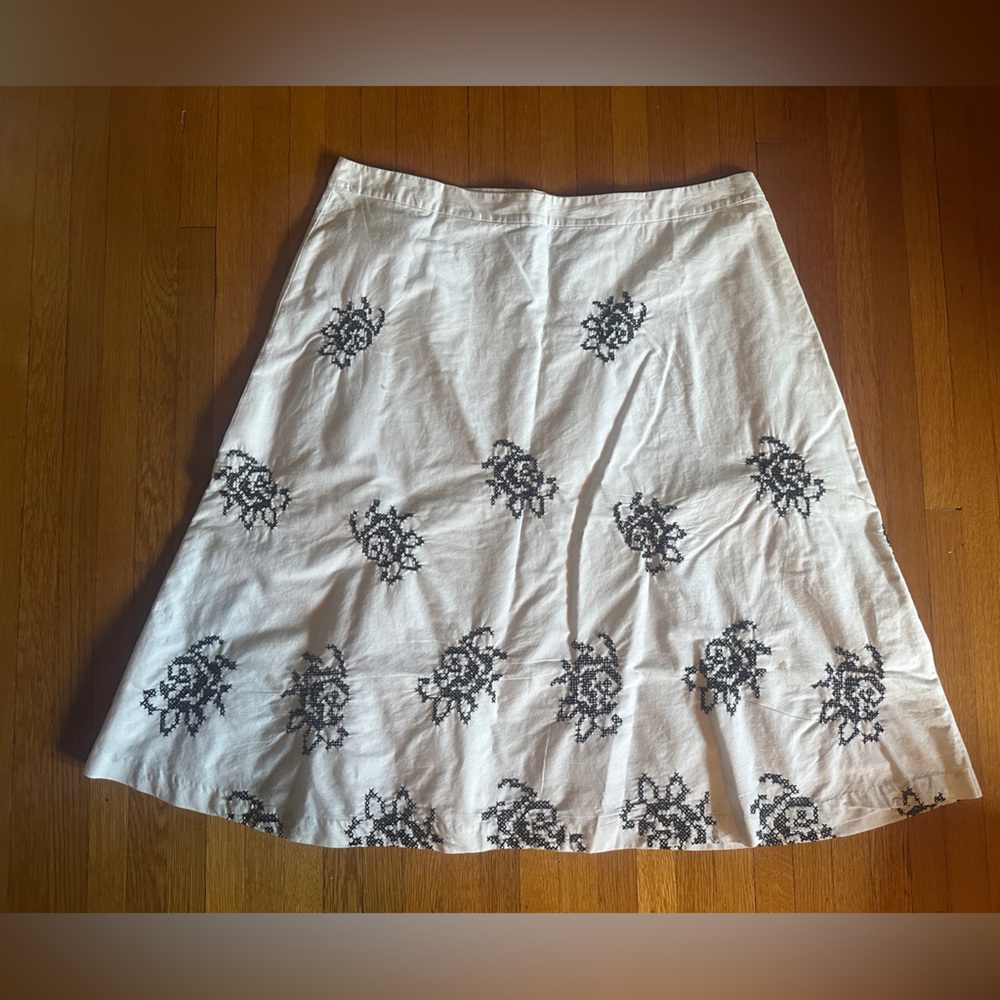 J.H. Collectables White Cotton Skirt with Black Cross Stitched Roses, Size 16